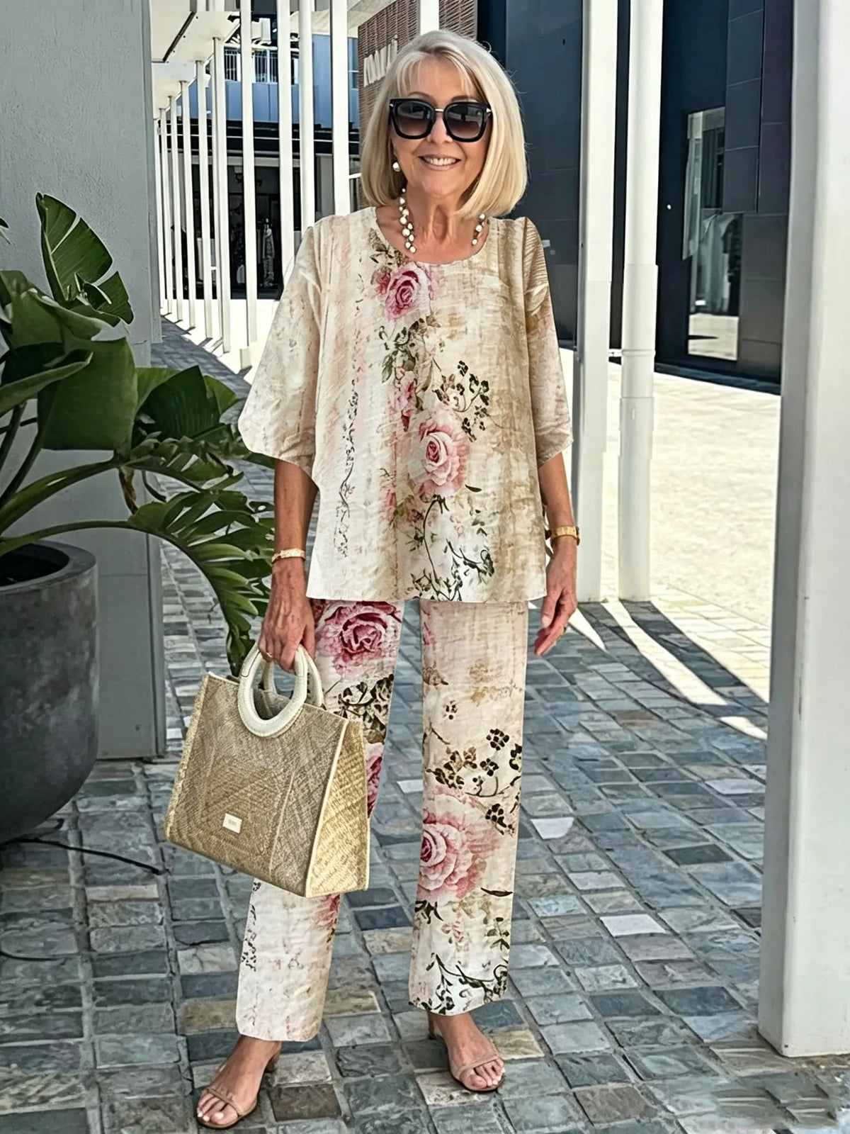 Women's 2 Piece Outfits Set, Crew Neck Flutter Sleeve Layered Blouse & Leaf Print Straight Leg Pants, Casual Loose Matching Two Piece Set for Summer Daily Wear