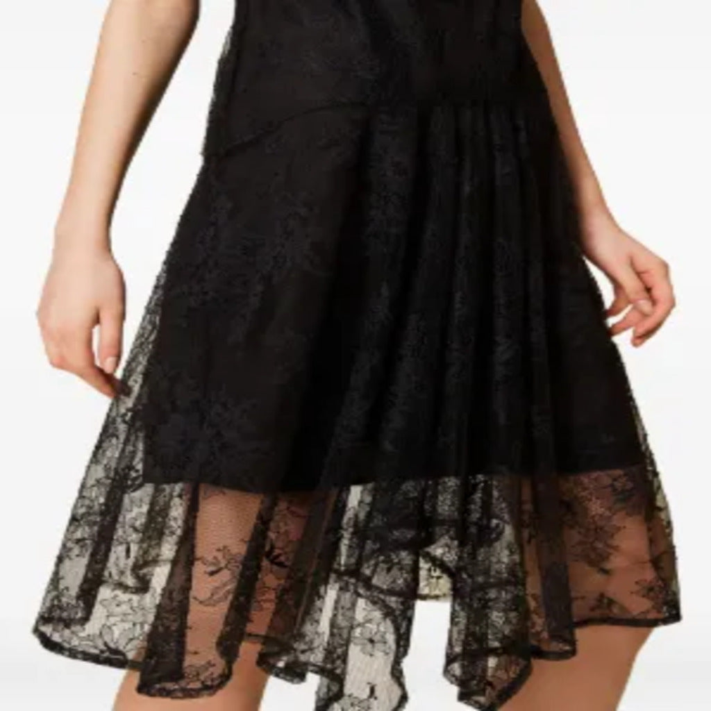👗 Abito Nero in Pizzo con Spalline Sottili