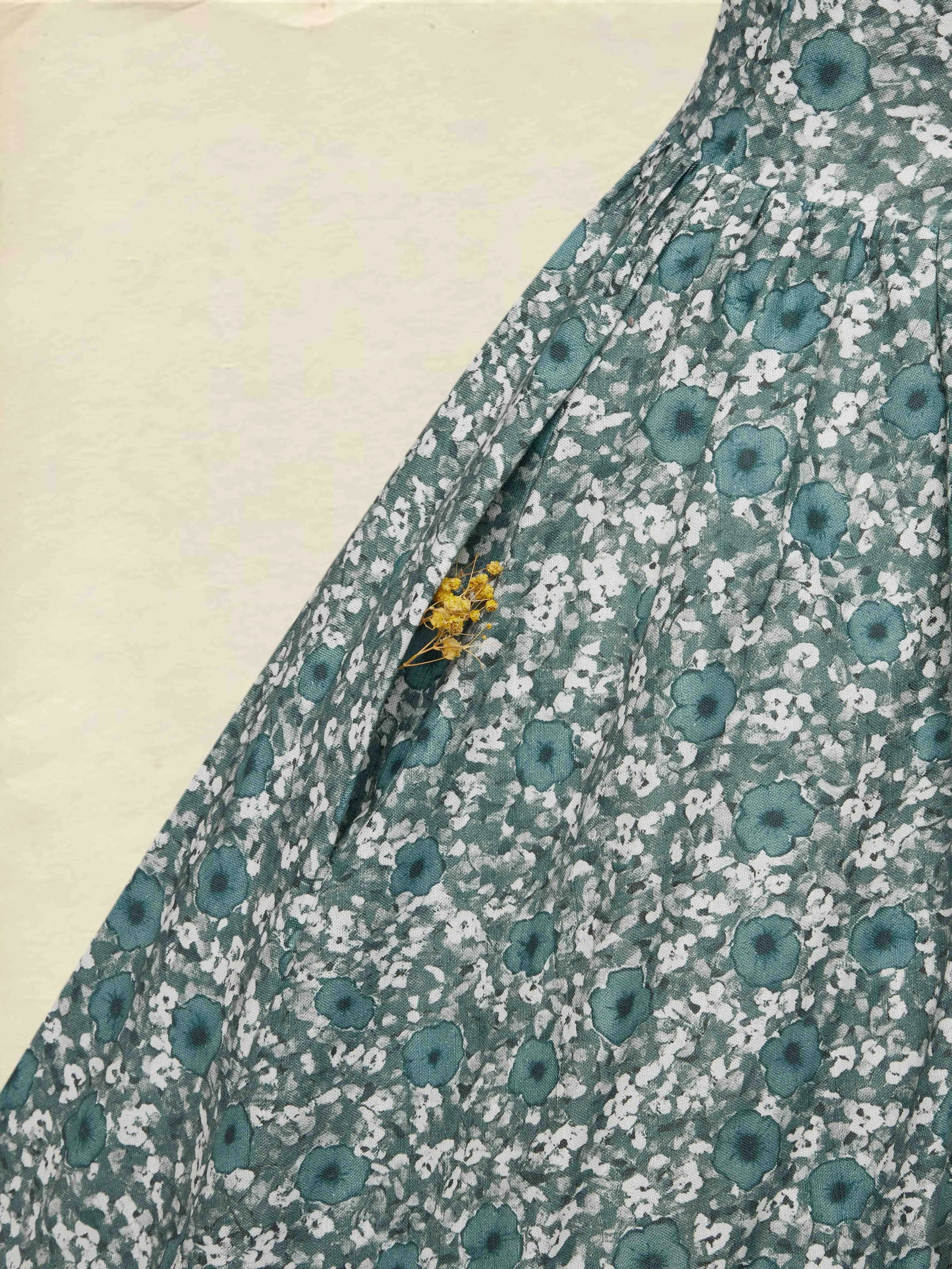 Maxi Linen Dress, Long Sleeves, V Neck, Floral, Button Design, Vintage, Green
