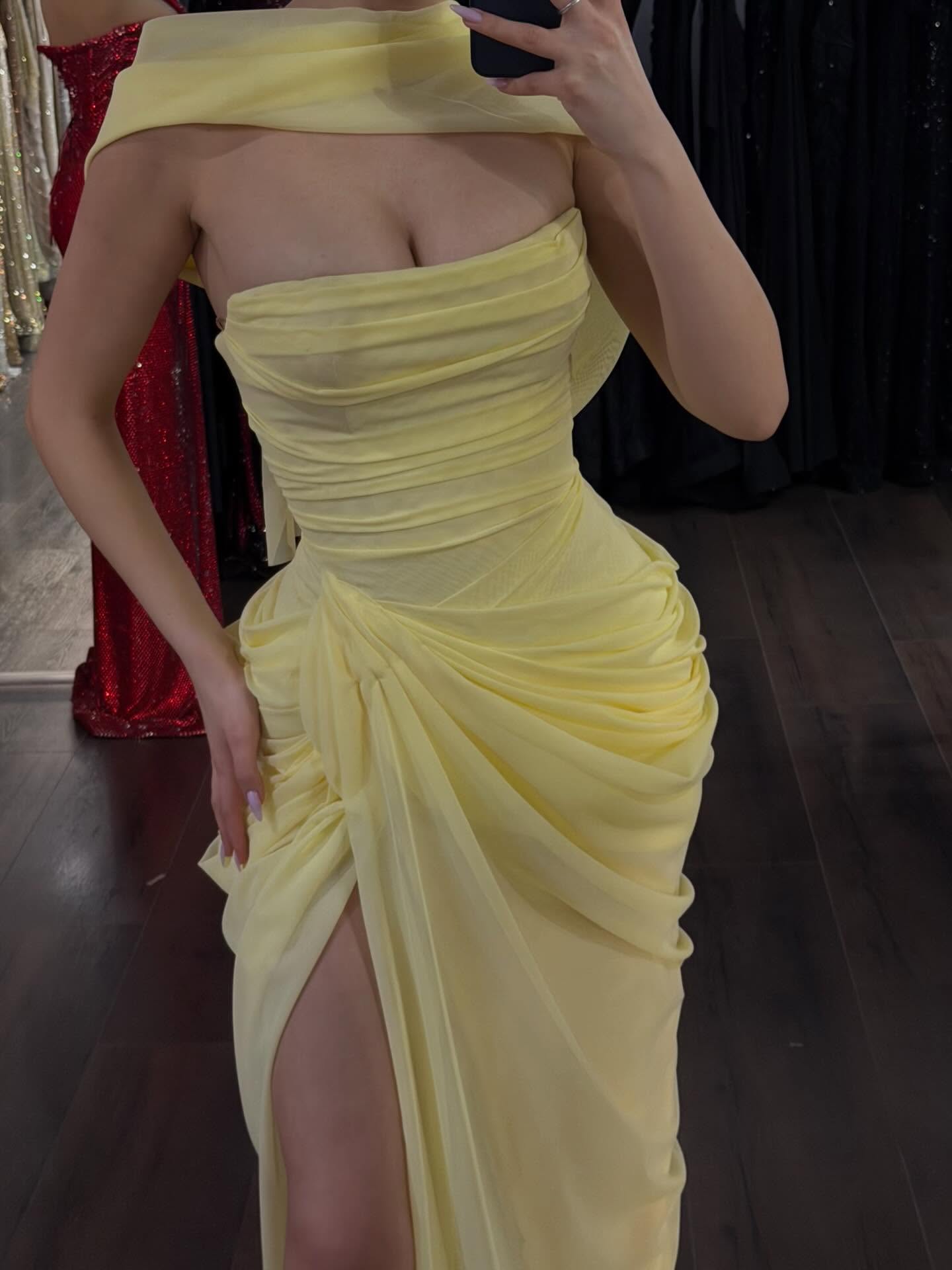 Luxury Cream Yellow Strapless Draped Ruched Split Maxi Evening Gown