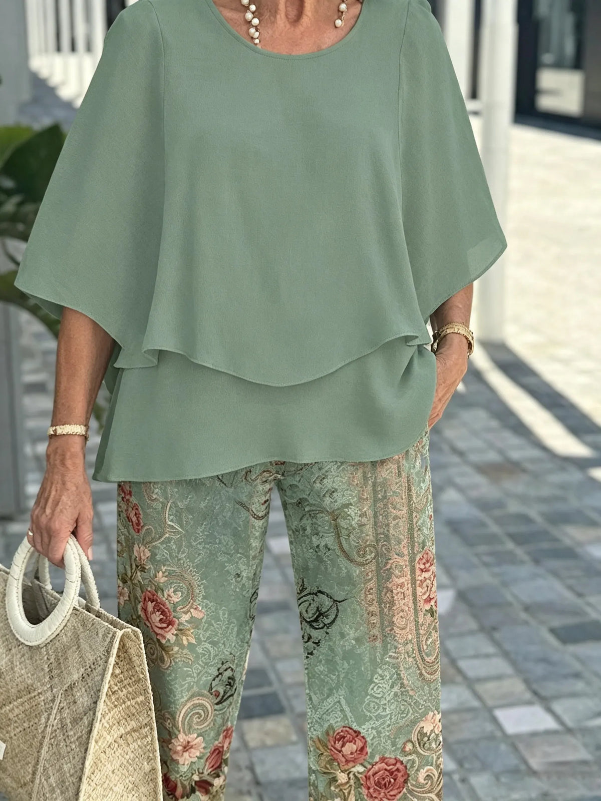 Women's 2 Piece Outfits Set, Crew Neck Flutter Sleeve Layered Blouse & Leaf Print Straight Leg Pants, Casual Loose Matching Two Piece Set for Summer Daily Wear