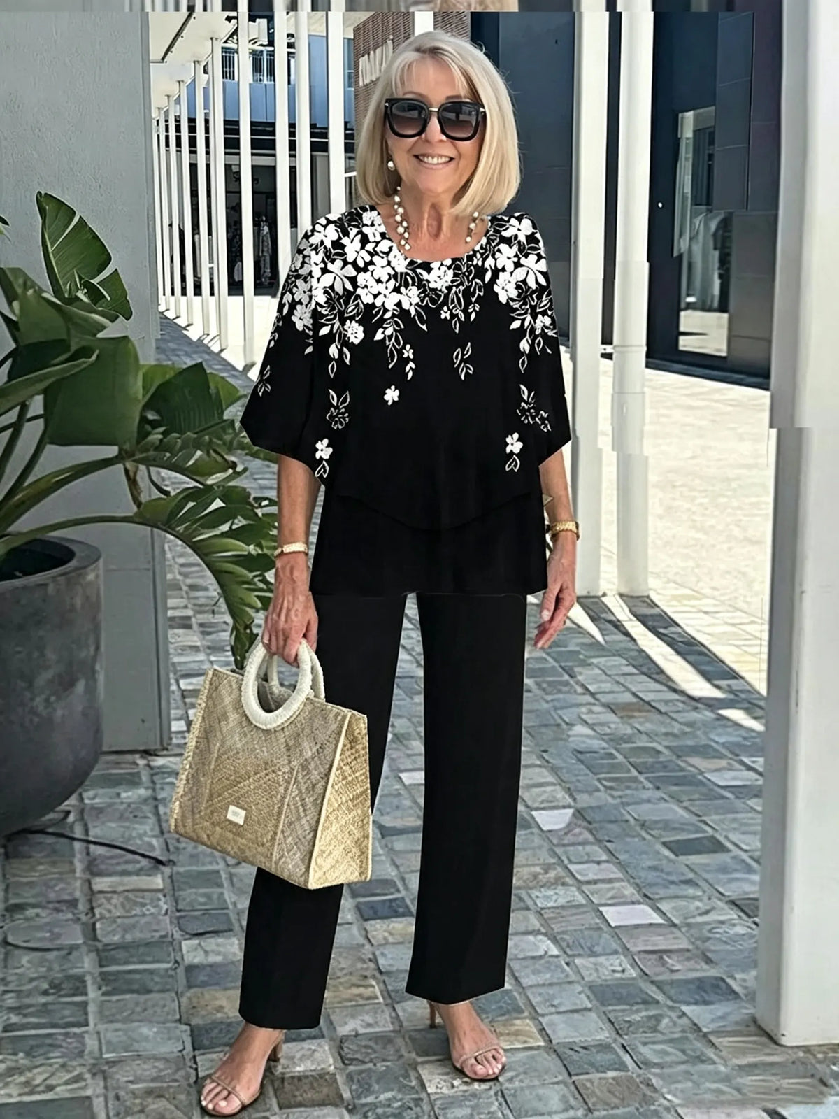 Women's 2 Piece Outfits Set, Crew Neck Flutter Sleeve Layered Blouse & Leaf Print Straight Leg Pants, Casual Loose Matching Two Piece Set for Summer Daily Wear