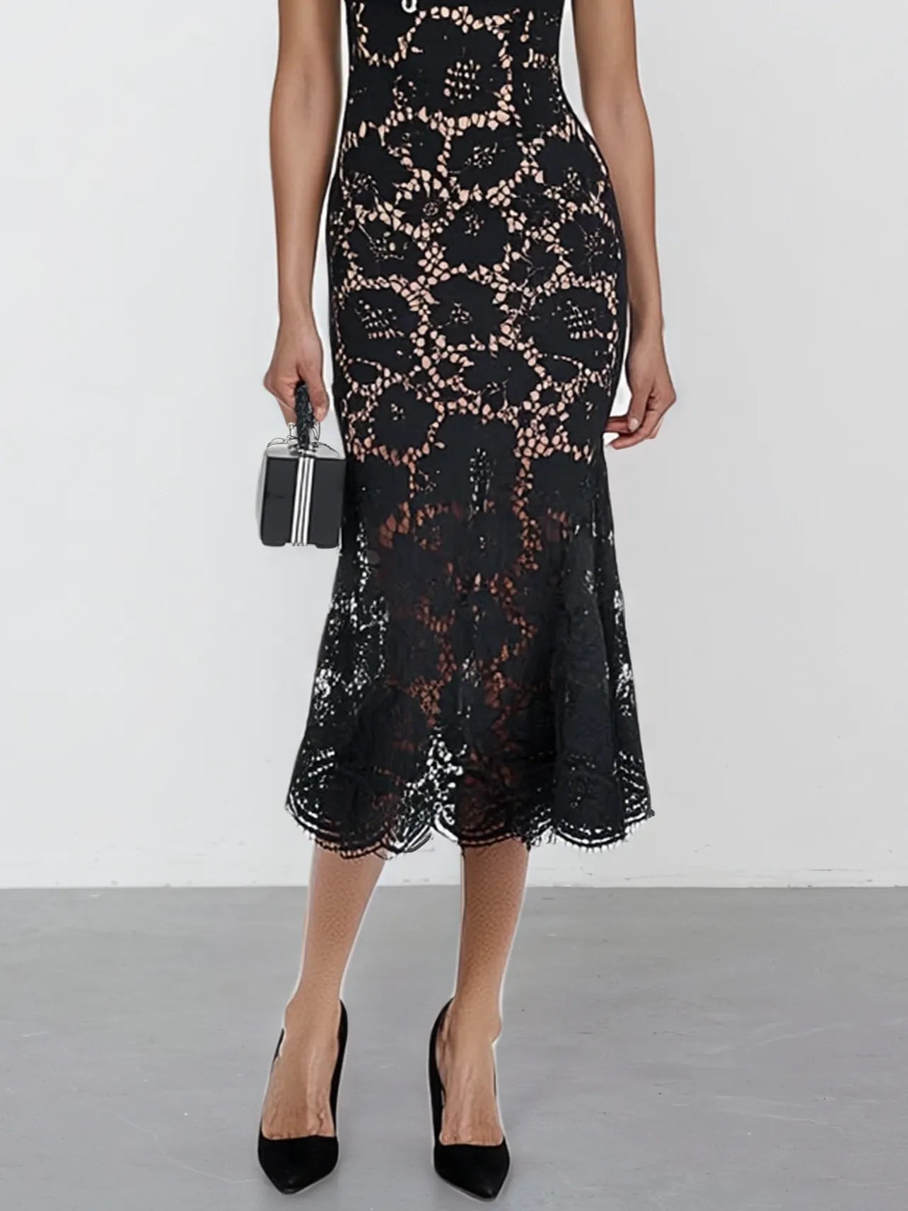 Black Lace Edge Cotton V Neck Short Sleeve Mermaid Midi Dress