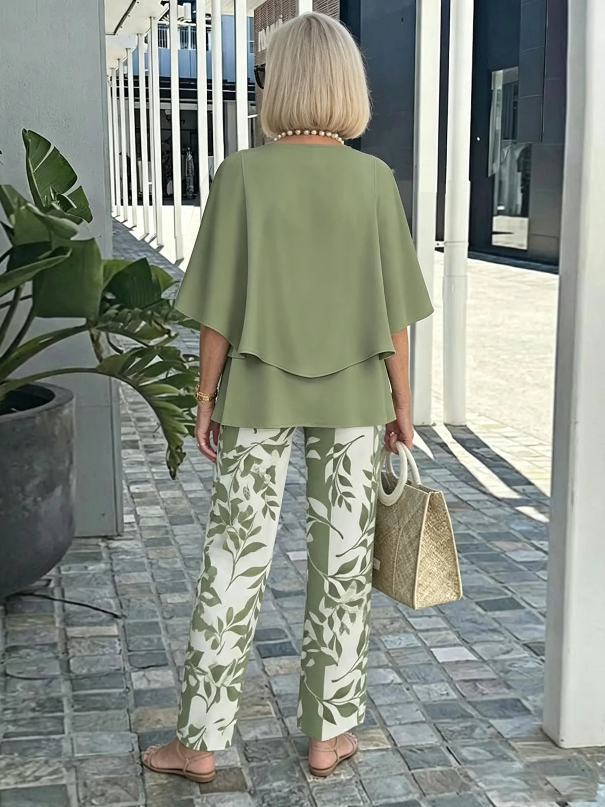 Women's 2 Piece Outfits Set, Crew Neck Flutter Sleeve Layered Blouse & Leaf Print Straight Leg Pants, Casual Loose Matching Two Piece Set for Summer Daily Wear