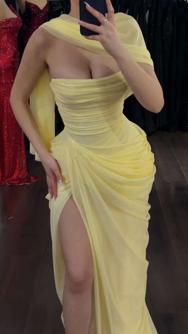 Luxury Cream Yellow Strapless Draped Ruched Split Maxi Evening Gown