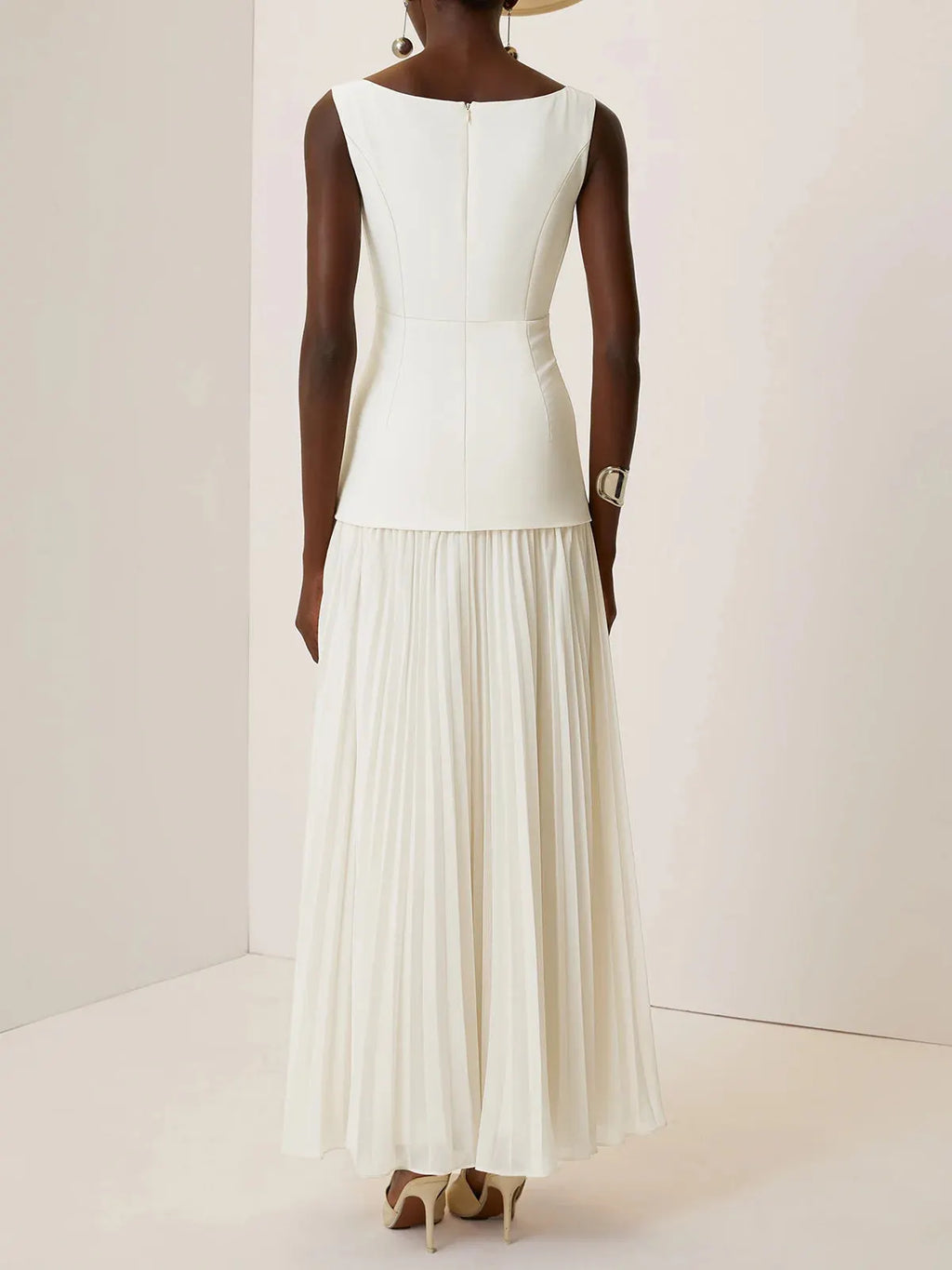 Off White Pleated Classic Boat Neck Sleeveless A-Line Floor-length Gown Dress