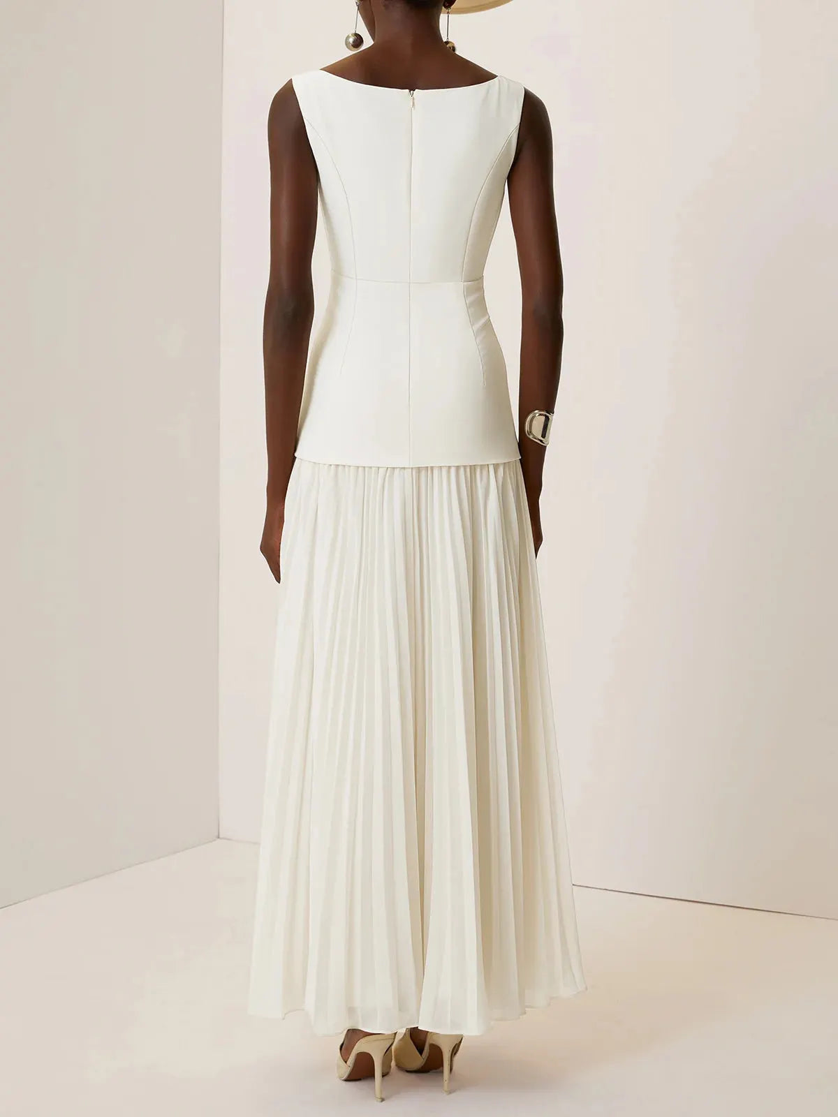 Off White Pleated Classic Boat Neck Sleeveless A-Line Floor-length Gown Dress