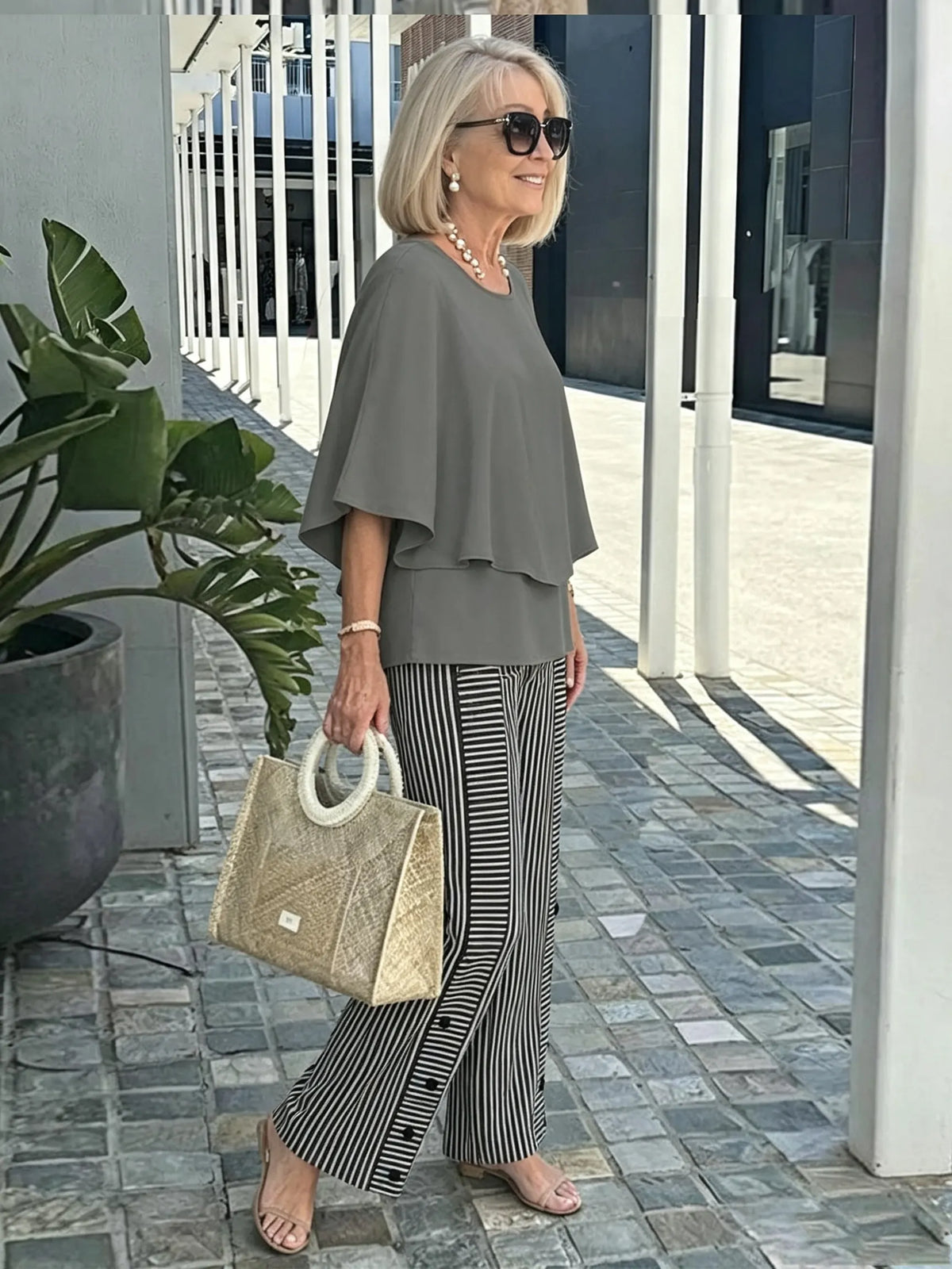 Women's 2 Piece Outfits Set, Crew Neck Flutter Sleeve Layered Blouse & Leaf Print Straight Leg Pants, Casual Loose Matching Two Piece Set for Summer Daily Wear