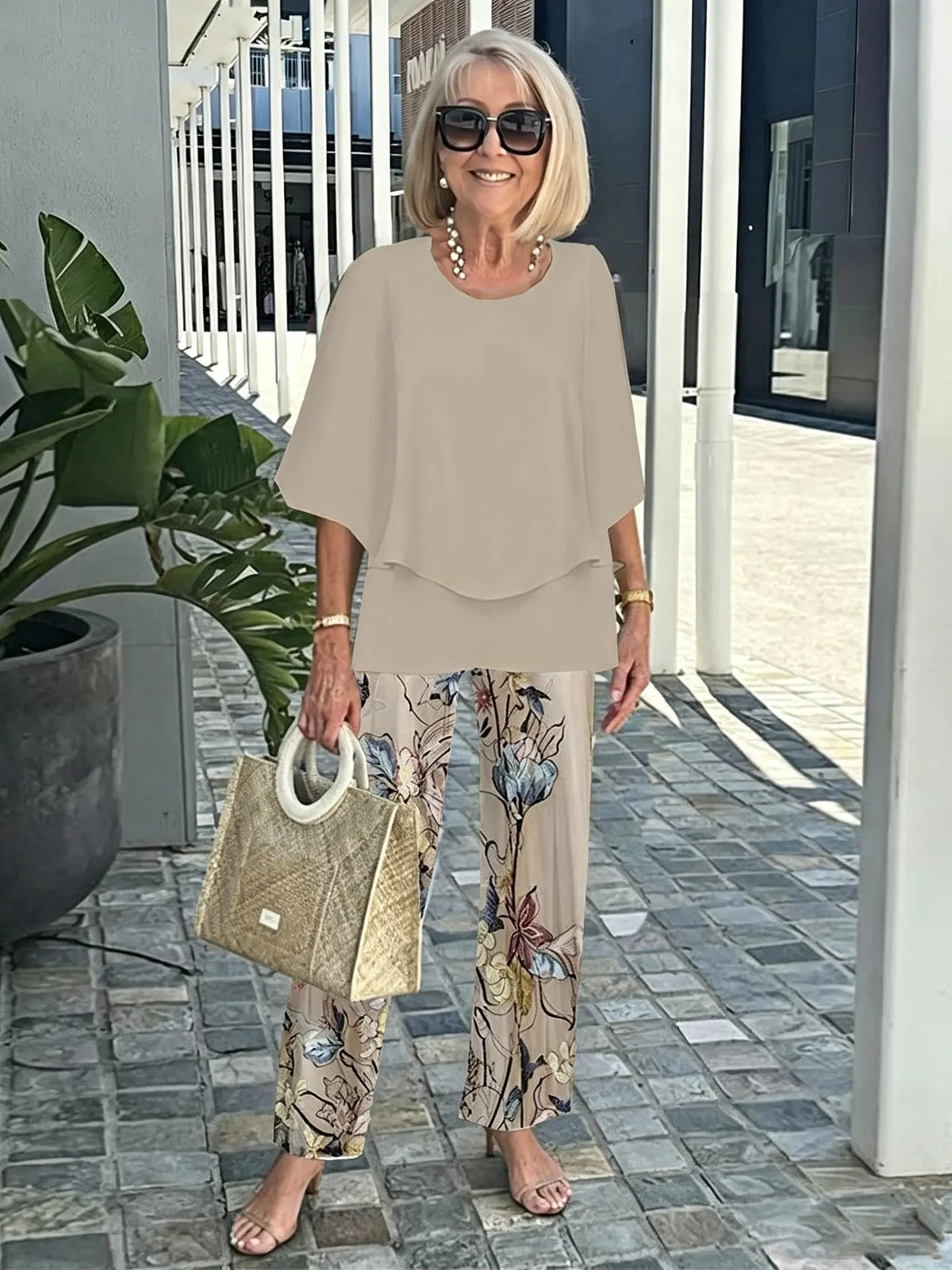 Women's 2 Piece Outfits Set, Crew Neck Flutter Sleeve Layered Blouse & Leaf Print Straight Leg Pants, Casual Loose Matching Two Piece Set for Summer Daily Wear