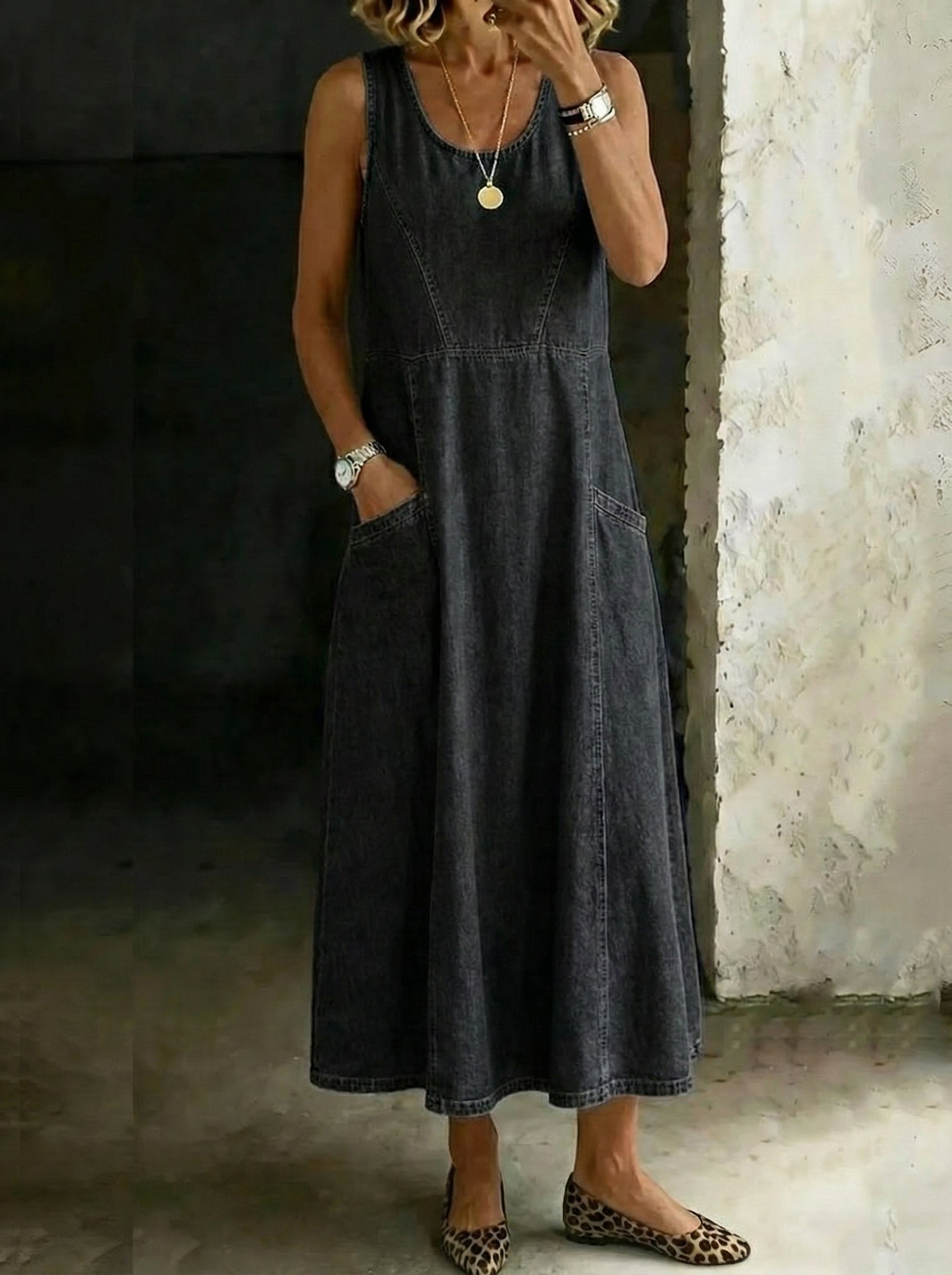 Women's Retro Round Neck Sleeveless Casual Loose Denim Vest Dress
