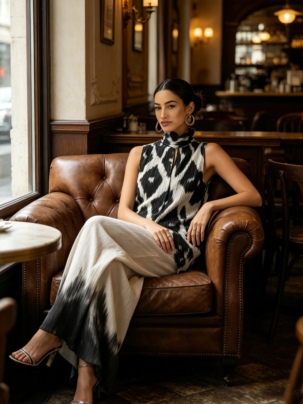 Black & White Ikat Print Pleated Sleeveless Top & Dip-Dye Wide-Leg Pants Set