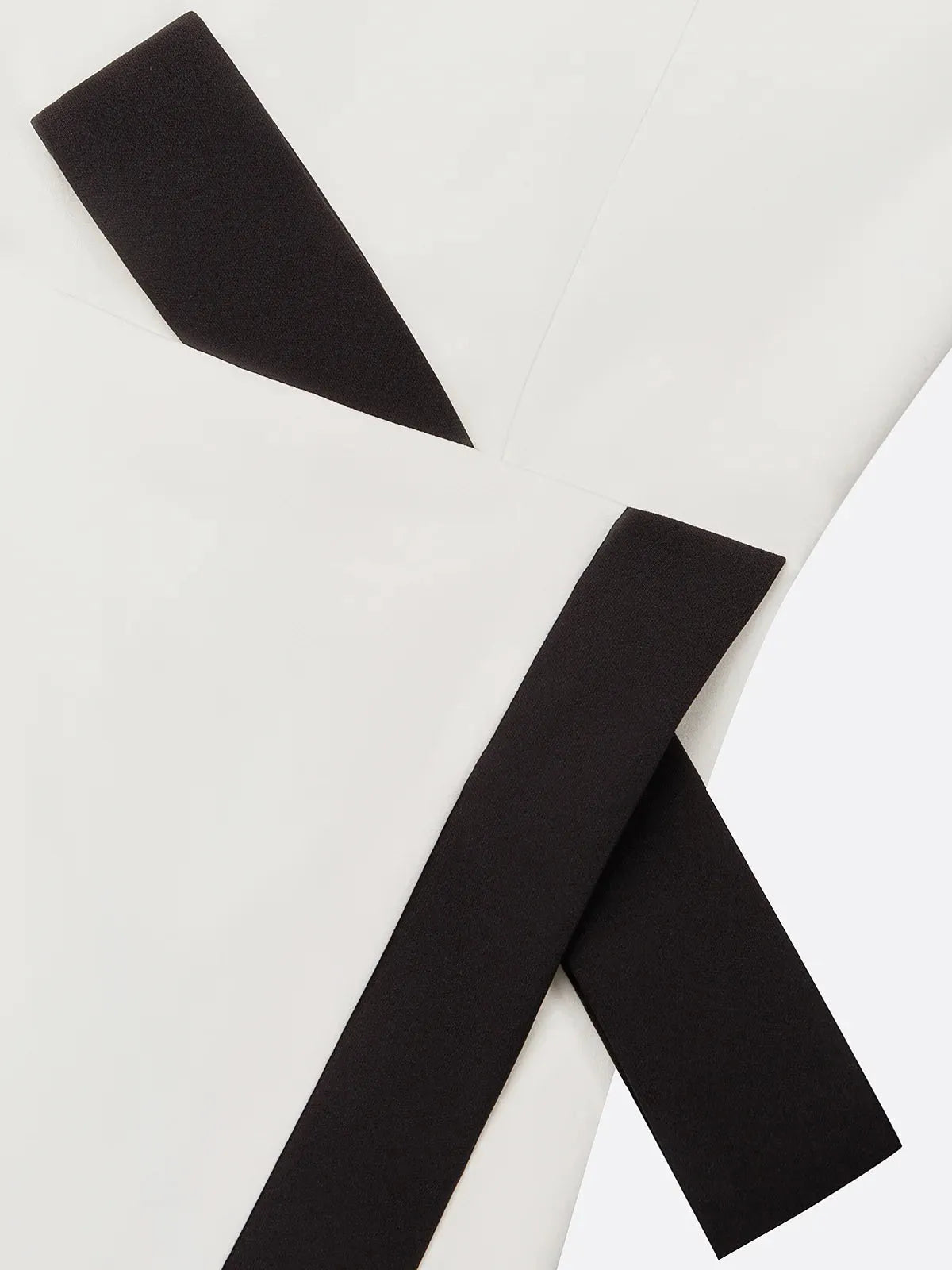 White Piping Classic Boat Neck Sleeveless Sheath Maxi Dress